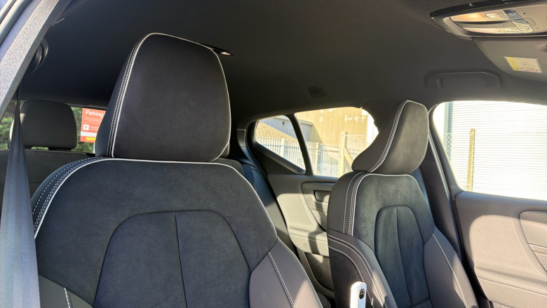 Volvo XC40 2.0 B3P Plus Dark 5dr Auto Petrol Estate